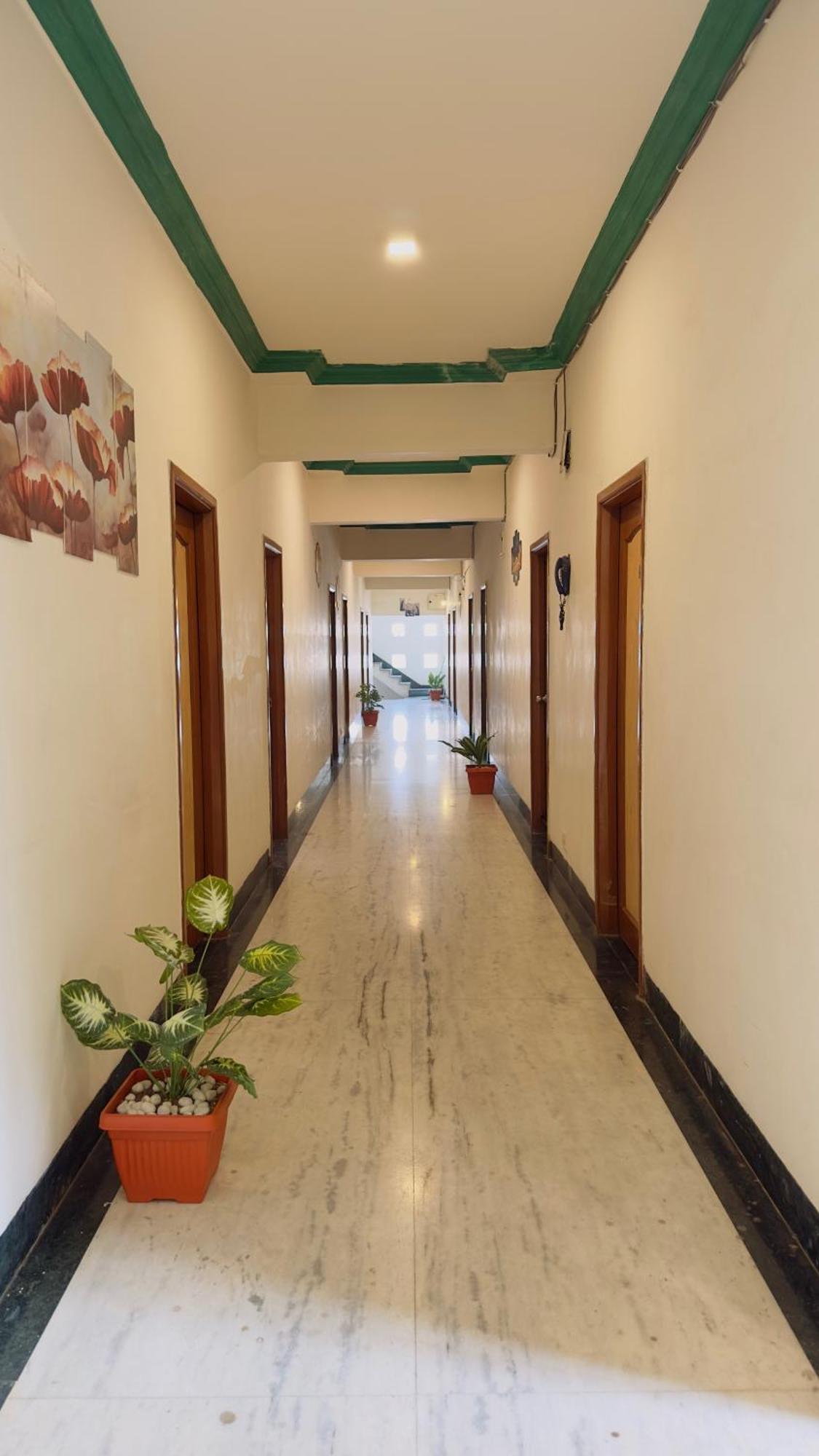 Hotel Indore Palace - Feel At Home Shirdi Exterior foto